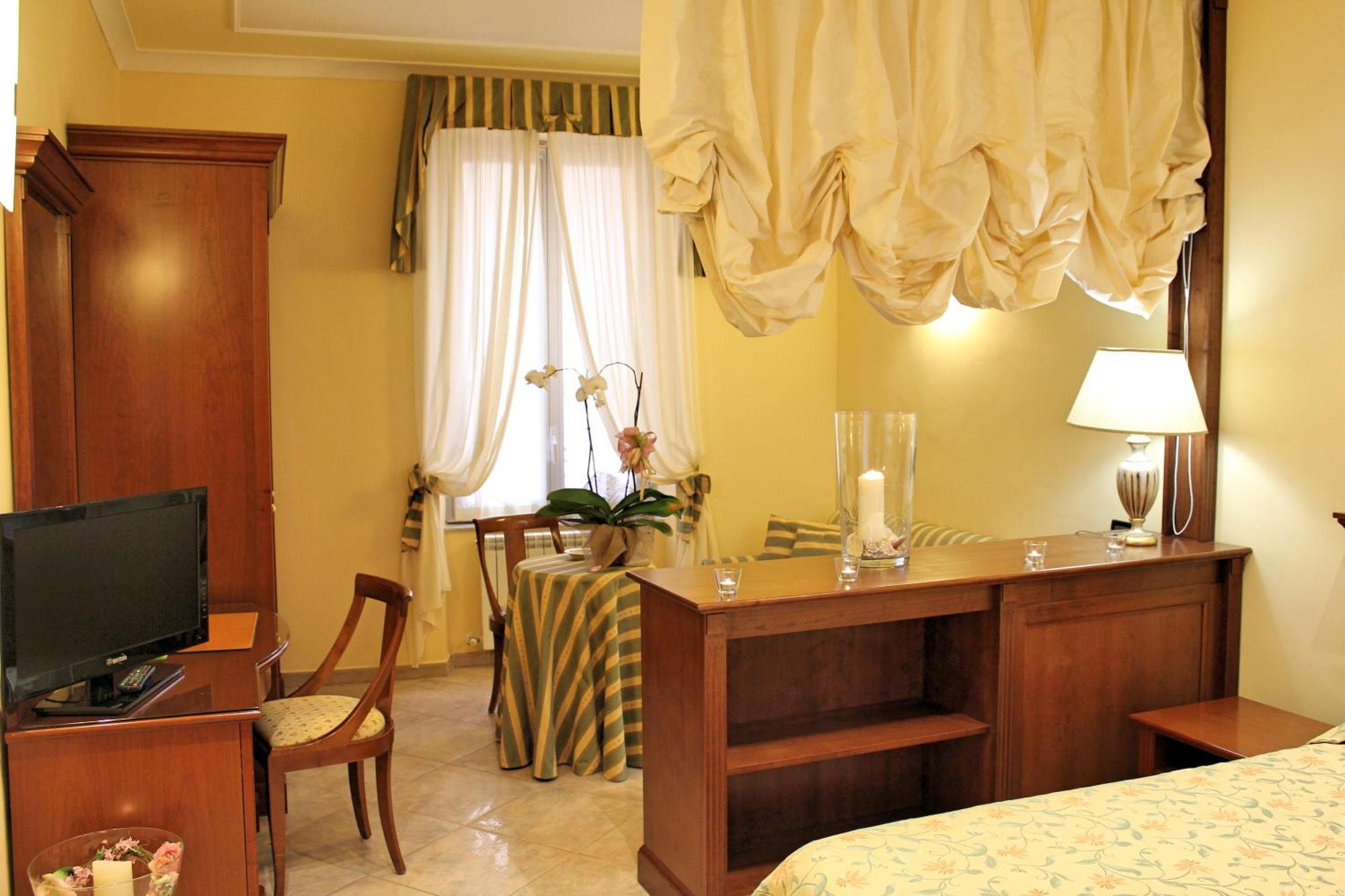 Hotel Astigiana & Appartamenti Varazze Bilik gambar