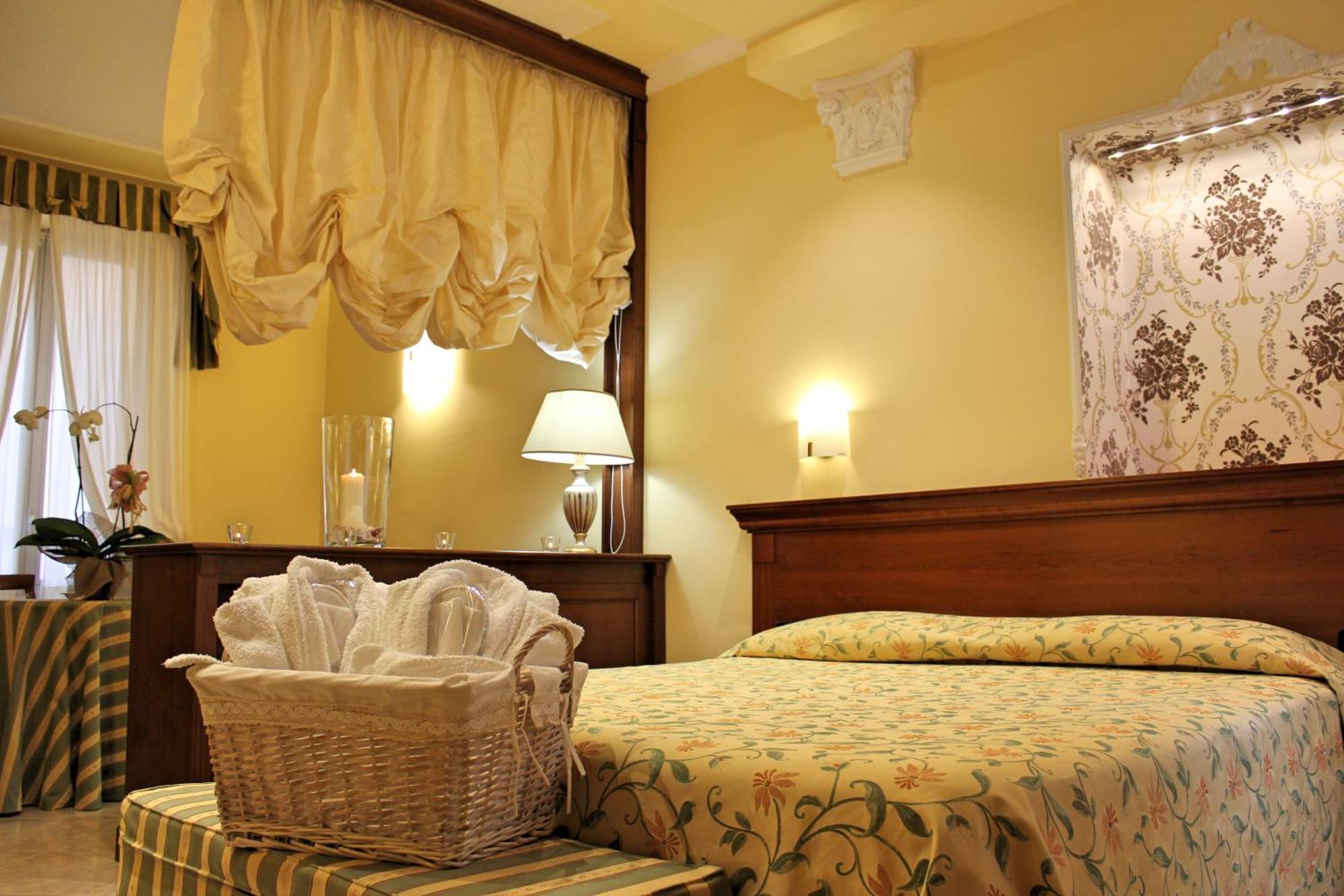 Hotel Astigiana & Appartamenti Varazze Bilik gambar